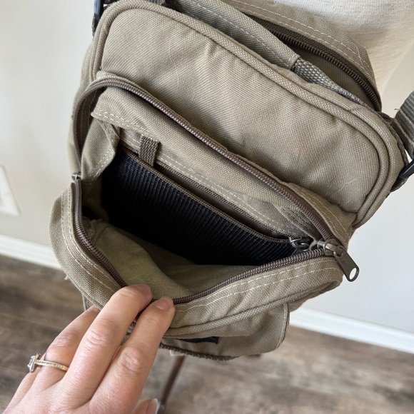 Vintage Eddie Bauer Camera Khaki Utility Crossbody Bag - Picture 3 of 10